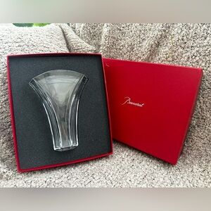 Baccarat Ginko Crystal vase